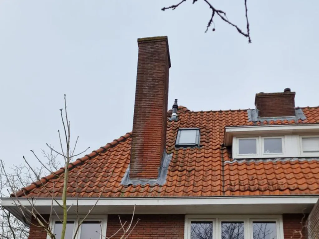 Schoorsteen verwijderen - complete schoorsteen voor werkzaamheden