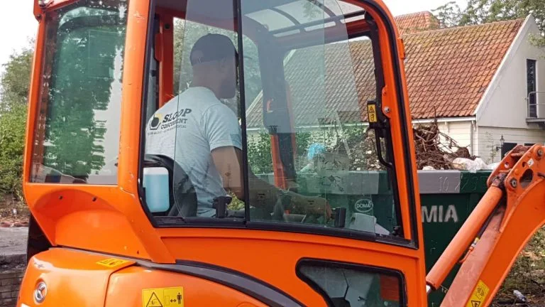 Sloop Concurrent aan het werk